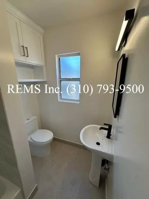 806 Austin Ave, Inglewood, CA 90302 photo 12