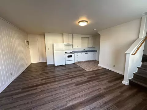517 W 4th St, Medford, OR 97501