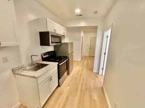 700 M St, Louisville, KY 40208