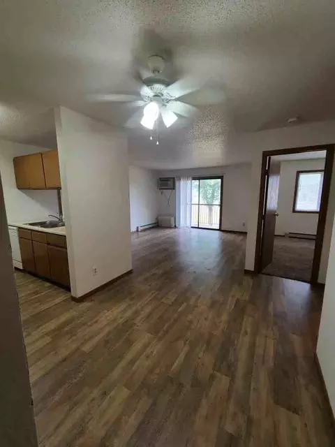 1602 47th St S, Fargo, ND 58103