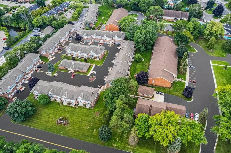  w159n8311 8388 Apple Valley Dr W158n8398 Steven Mack Dr, Menomonee Falls, WI 53051 photo 10