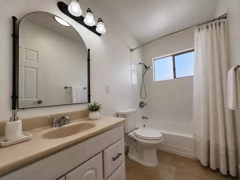 216 S Gale Dr, Beverly Hills, CA 90211 photo 31