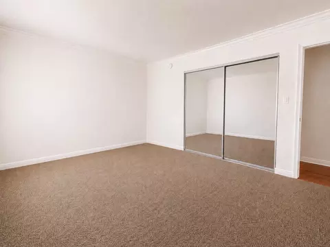 216 S Gale Dr, Beverly Hills, CA 90211 photo 4