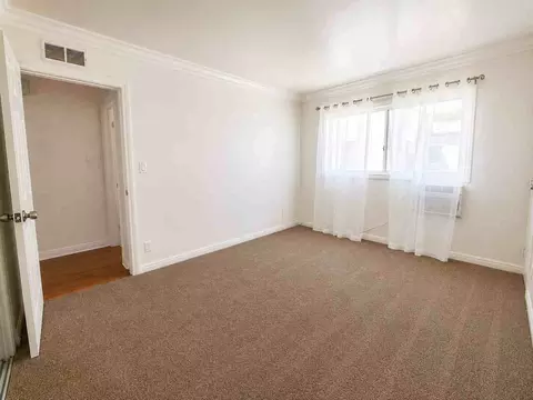 216 S Gale Dr, Beverly Hills, CA 90211 photo 3