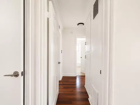 216 S Gale Dr, Beverly Hills, CA 90211 photo 30