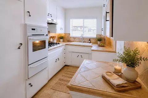 216 S Gale Dr, Beverly Hills, CA 90211 photo 5