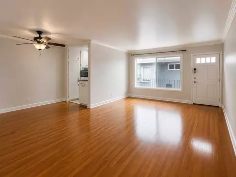 216 S Gale Dr, Beverly Hills, CA 90211 photo 2