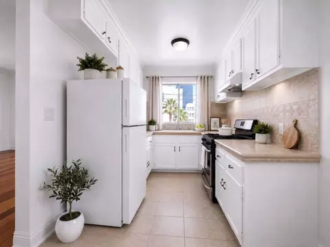 216 S Gale Dr, Beverly Hills, CA 90211 photo 6