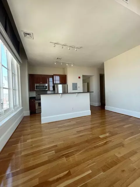 222 N Charles St, Baltimore, MD 21201 photo 4