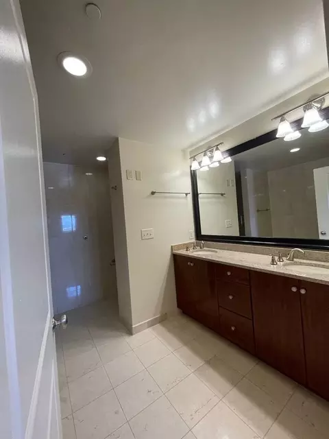 222 N Charles St, Baltimore, MD 21201 photo 8