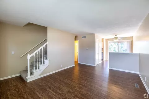 302 Chateau Dr, Bellevue, NE 68005