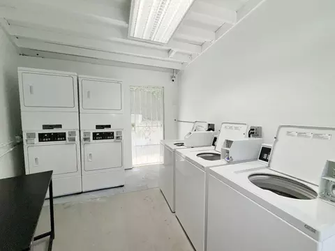 10340 Bellwood Ave, Los Angeles, CA 90064 photo 12