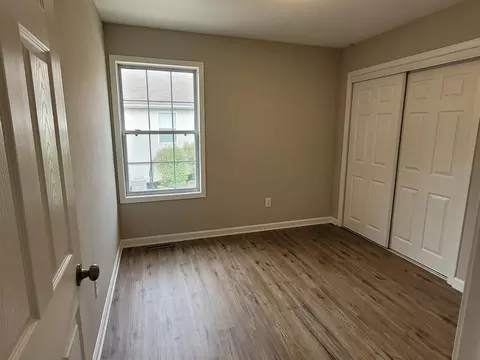 2944 NW Mill Pl, Blue Springs, MO 64015