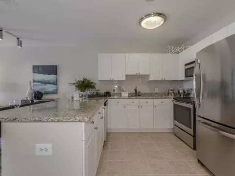 2800 Clarendon Blvd, Arlington, VA 22201 photo 8
