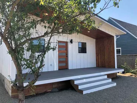 4563 NE 47th Ave, Portland, OR 97218
