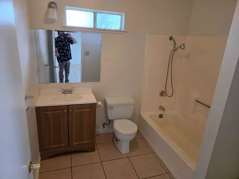 419 Church Ave, Oakdale, CA 95361