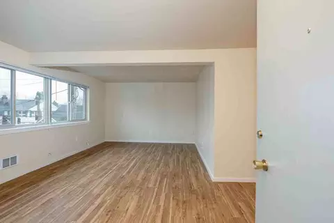 1000 E Aloha St, Seattle, WA 98102