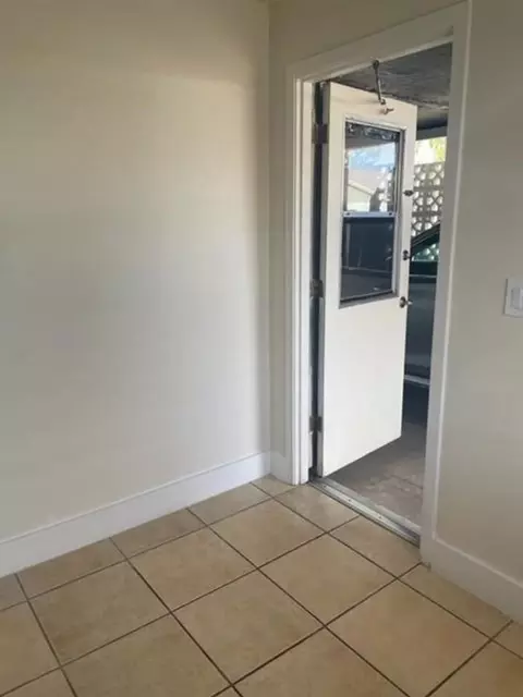 1009 S Roosevelt St, Tempe, AZ 85281