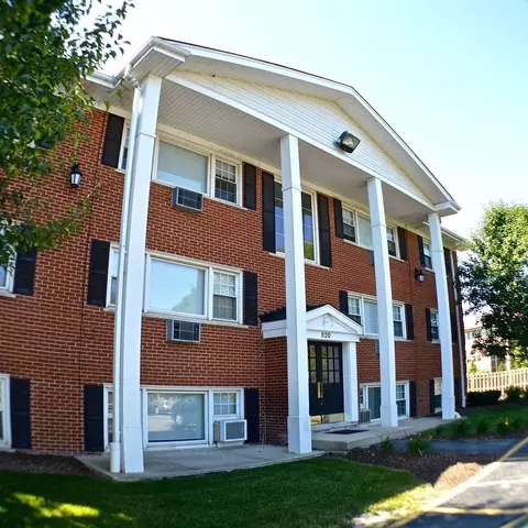 620 0s 540610 620 Old York Rd, Elmhurst, IL 60126