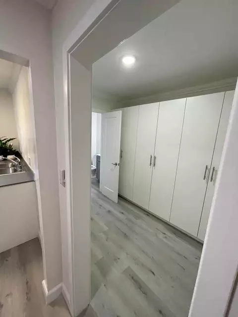 10751 Rose Ave, Los Angeles, CA 90034