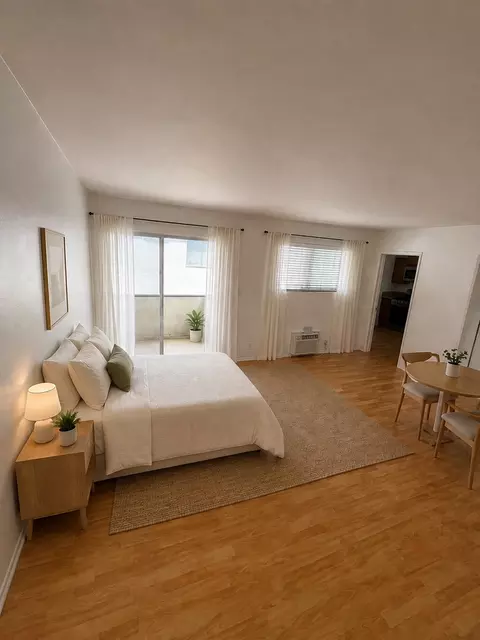 936 N Orange Grove Ave, West Hollywood, CA 90046