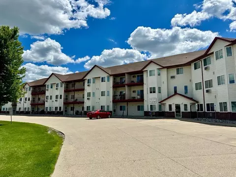5002 16th Ave S, Fargo, ND 58103