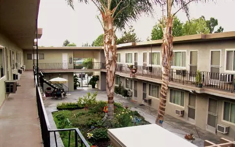 832 N Azusa Ave, West Covina, CA 91791