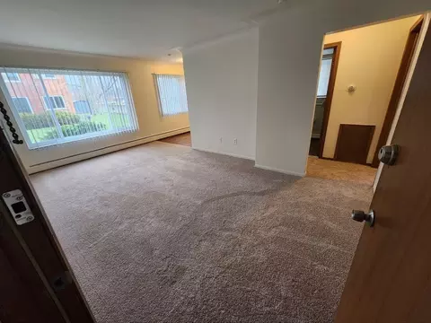 8310 Hall Rd, Utica, MI 48317