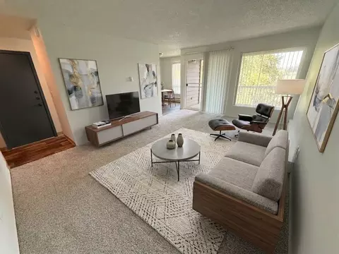 30602 Pacific Hwy S, Federal Way, WA 98003