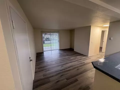 327 S 177th Pl, Burien, WA 98148