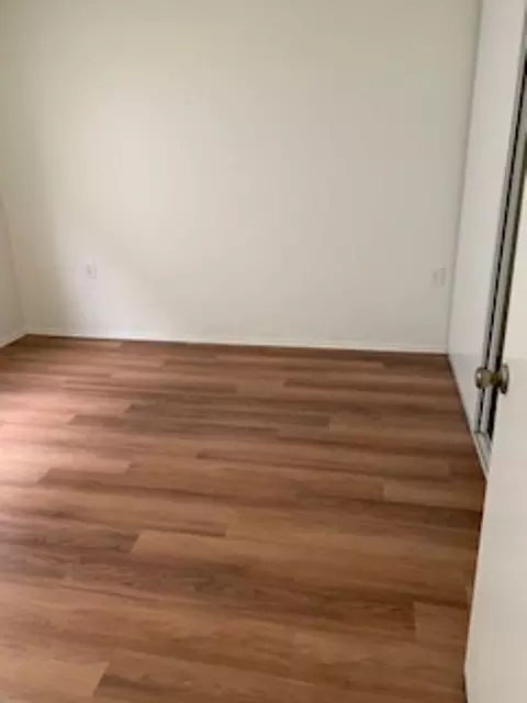 7071 Hawthorn Ave, Los Angeles, CA 90028