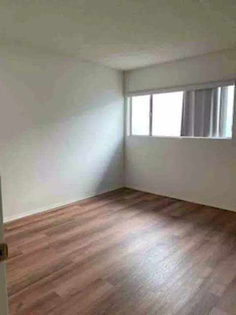 7071 Hawthorn Ave, Los Angeles, CA 90028