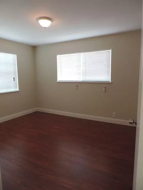 520 Hilton St, Redwood City, CA 94063