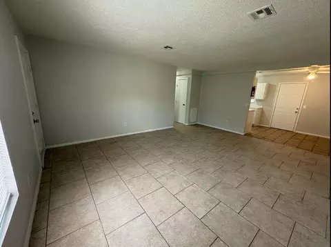 5801 NW 33rd St, Oklahoma City, OK 73122