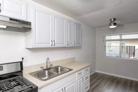 833 W Foothill Blvd, Monrovia, CA 91016 photo 9