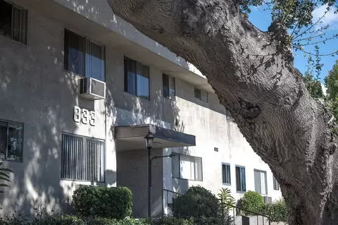 833 W Foothill Blvd, Monrovia, CA 91016 photo 1
