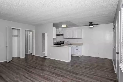 833 W Foothill Blvd, Monrovia, CA 91016 photo 5