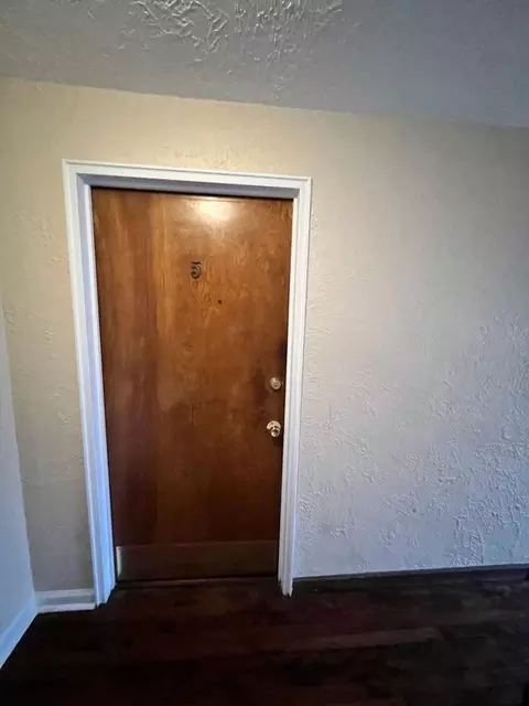 7163 Eastlawn Dr, Cincinnati, OH 45237