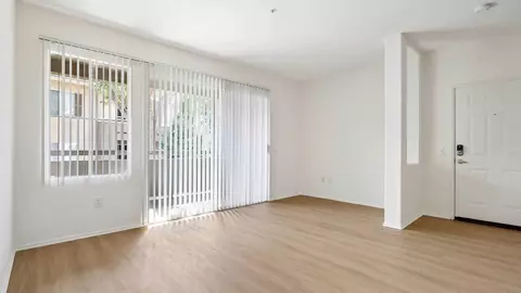 27800 Mcbean Pkwy, Valencia, CA 91354 photo 5