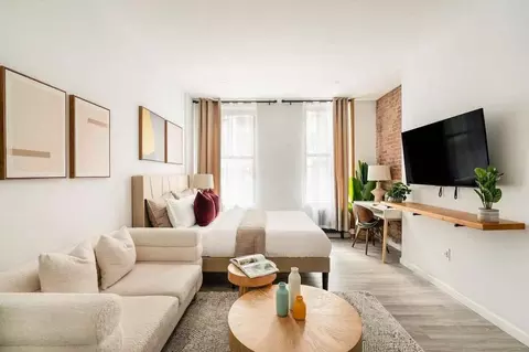 E 75th St, New York, NY 10021