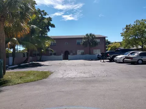 240 NW 42nd St, Oakland Park, FL 33309