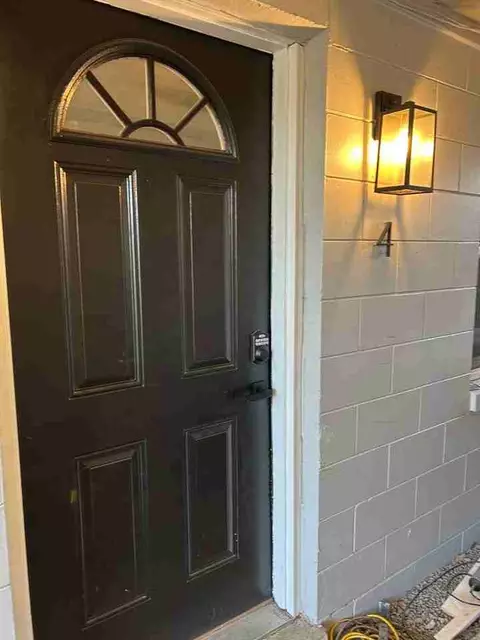345 N Dewey St, Eustis, FL 32726