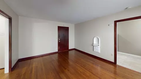 527 1st Ave N, Seattle, WA 98109 photo 3
