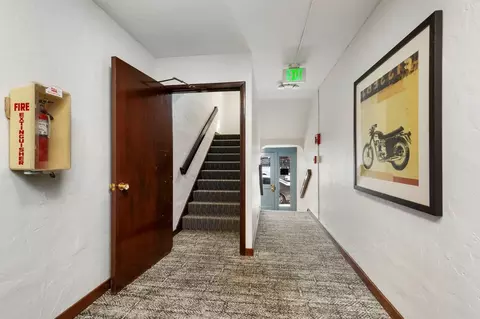 527 1st Ave N, Seattle, WA 98109 photo 22