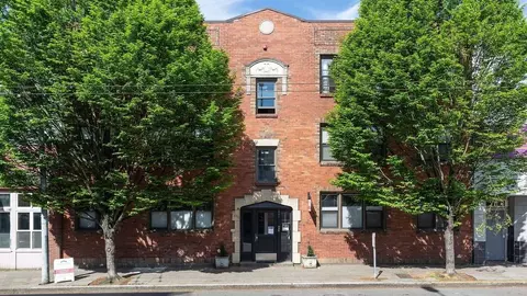 527 1st Ave N, Seattle, WA 98109 photo 2