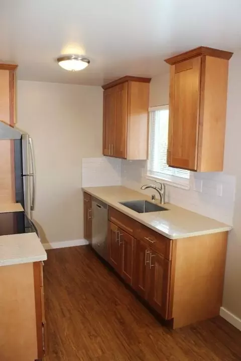 460 Studio Cir, San Mateo, CA 94401 photo 4