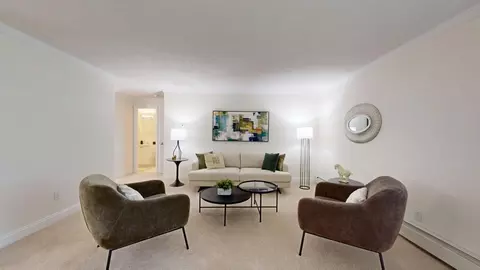 5120 Washington St, Boston, MA 02132