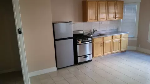744 Pine Ave, Long Beach, CA 90813