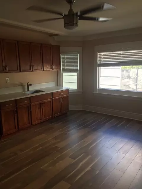 744 Pine Ave, Long Beach, CA 90813 photo 2
