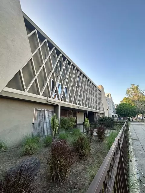 511 N Kenmore Ave, Los Angeles, CA 90004